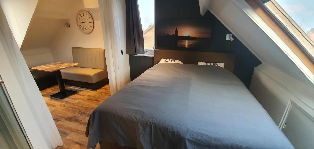 Bed & Budget Mackenzieplaats Wilp Exteriör bild